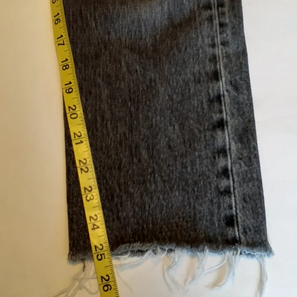 Levi,s Wedgie Straight Jeans. Size 24. Gray. - Picture 6 of 8